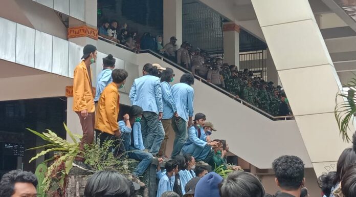 Mingrum: Ini Rumah Rakyat, Siapa Saja Boleh Sampaikan Apirasi aksi mahasisa lampung
