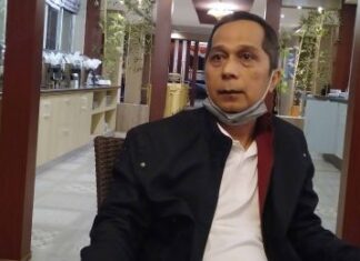 Rektor Unila Prof. DR. Kharomani