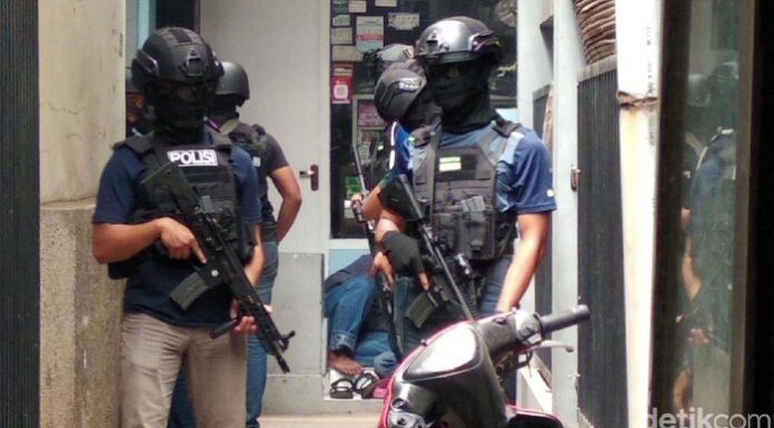 Densus 88 Tangkap 1 Orang di Lampung, Diduga Jaringan Teroris densus 88 Polri